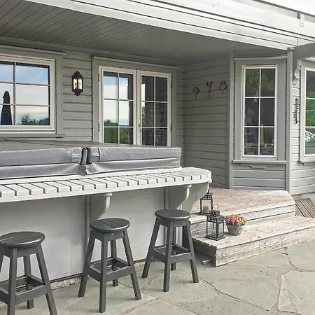 Stunning In Lindesnes With Sauna Semesterbostad