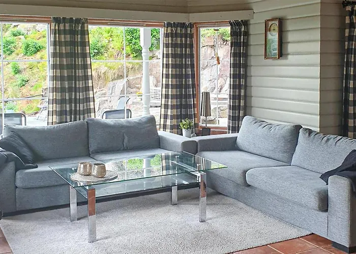 Stunning In Lindesnes With Sauna Сasa de vacaciones *
