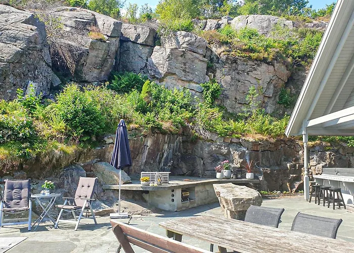 Stunning In Lindesnes With Sauna *