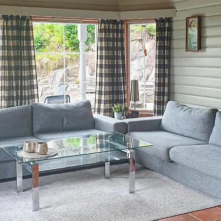 Stunning In Lindesnes With Sauna Дом отдыха *